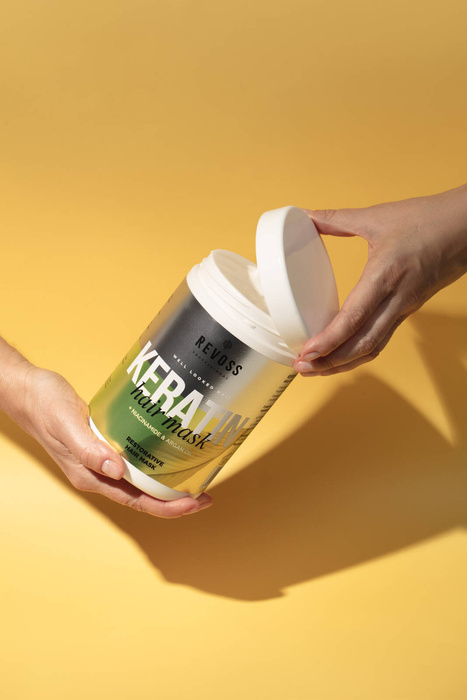 Maska regeneracyjna z keratyną, Revoss, 900ml